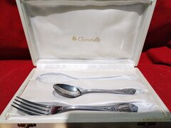 Caseta cu furculita si lingurita argintate Christofle